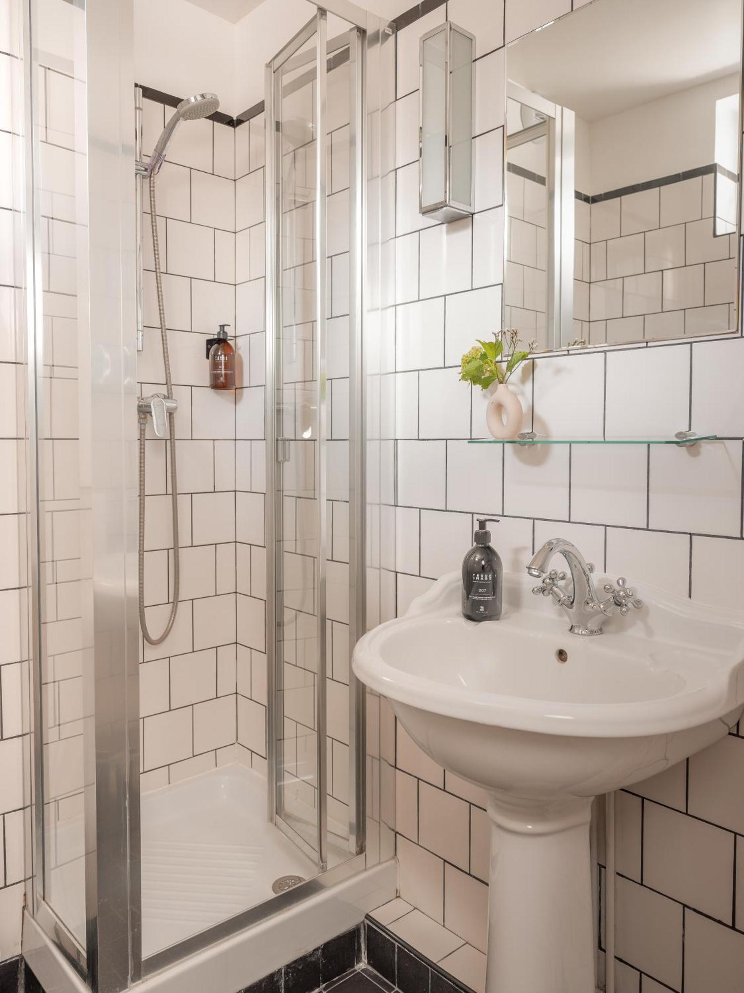 Hotel Basss Париж Екстериор снимка